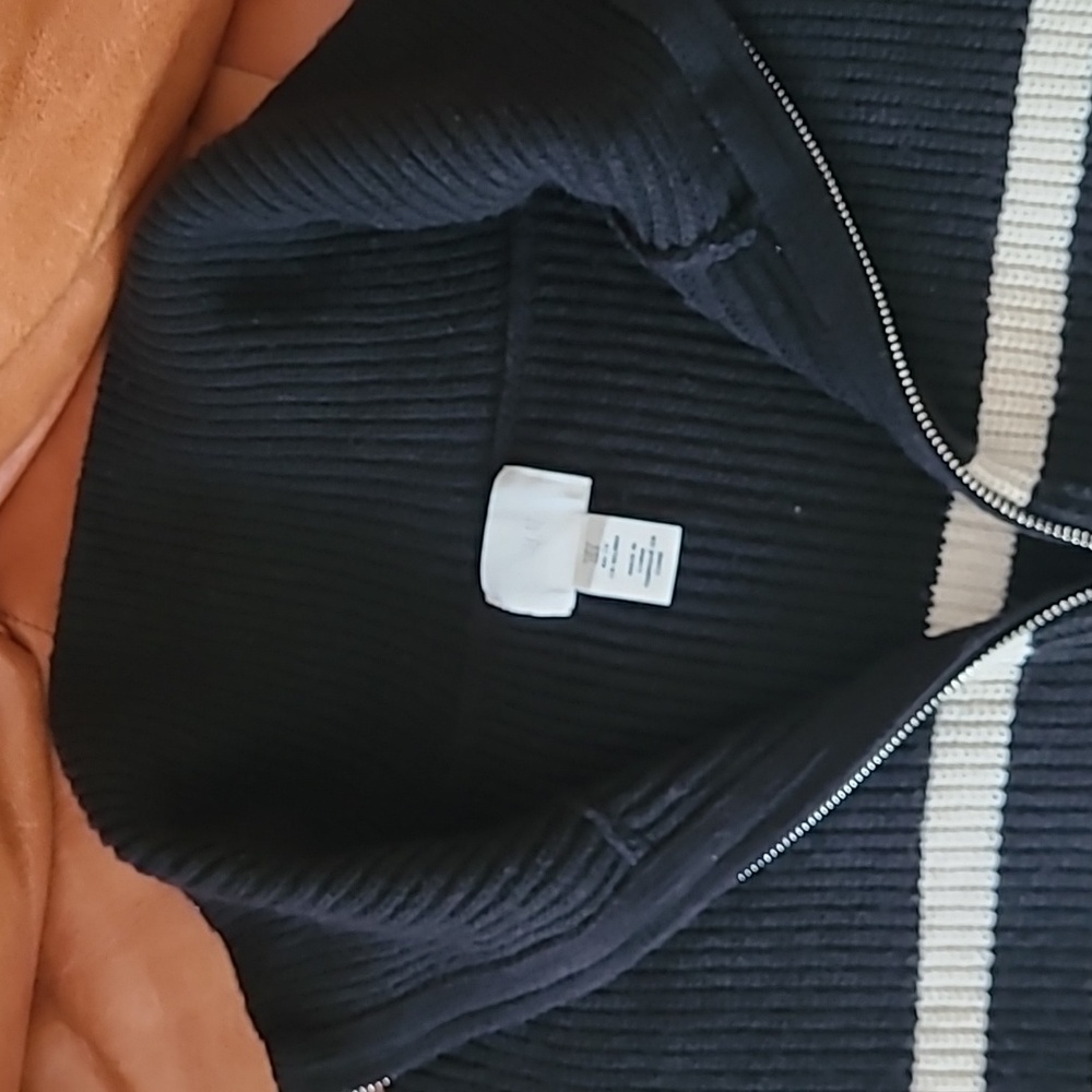 H&M - Picture 3 of 4